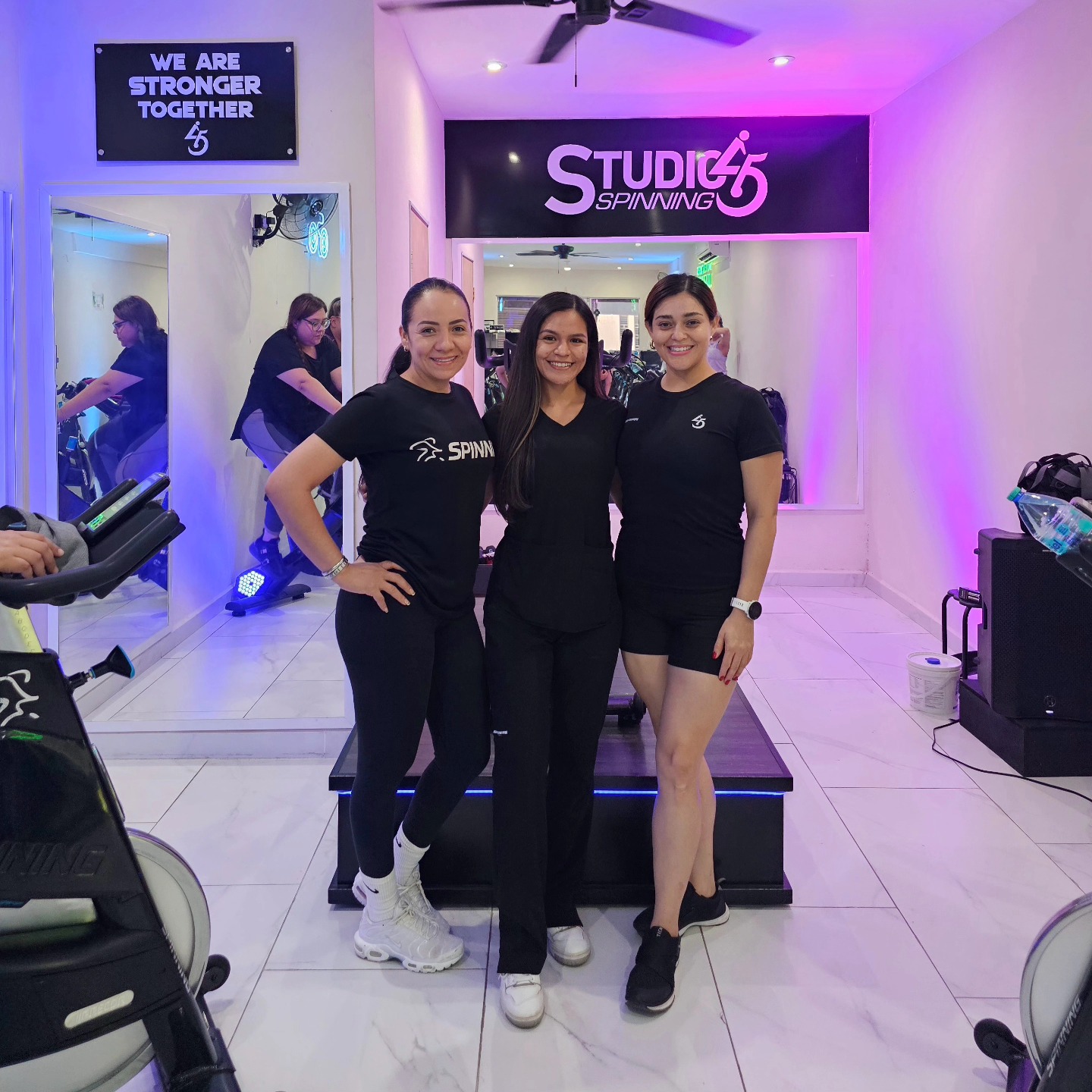 Clase de spinning en Studio45